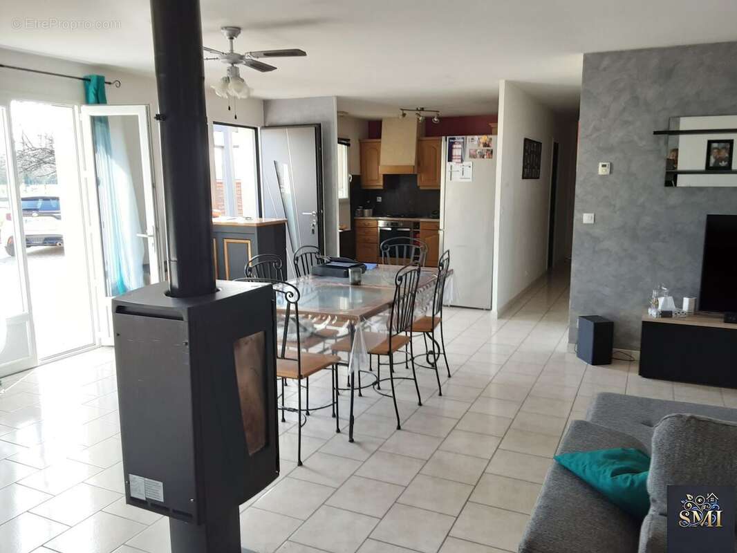 Maison à LA CHAPELLE-SUR-LOIRE