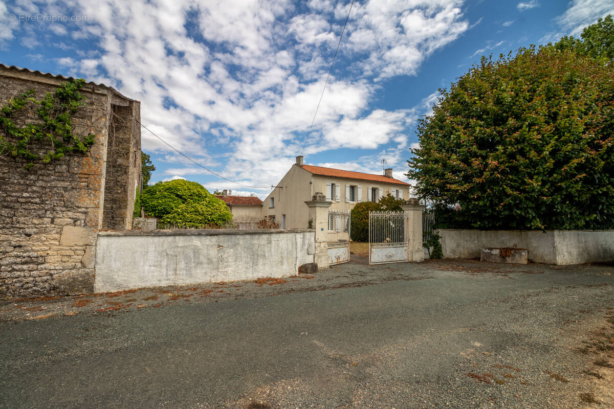 Belle propriété bourgeoise, dépendances, jardin - photo 21