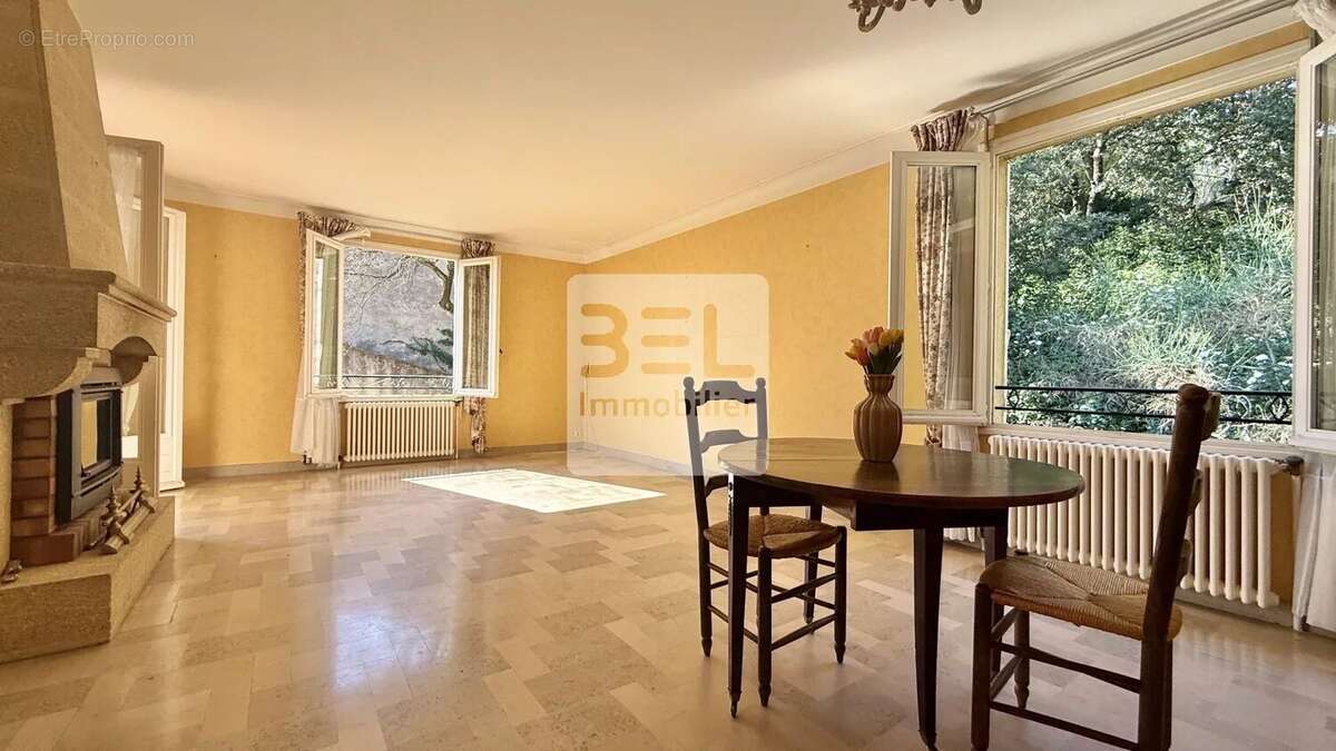 Maison à BAGNOLS-SUR-CEZE