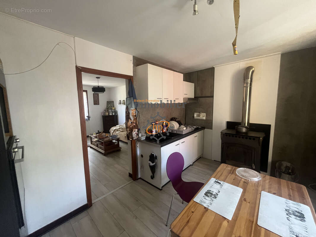 Maison à MURAT-SUR-VEBRE