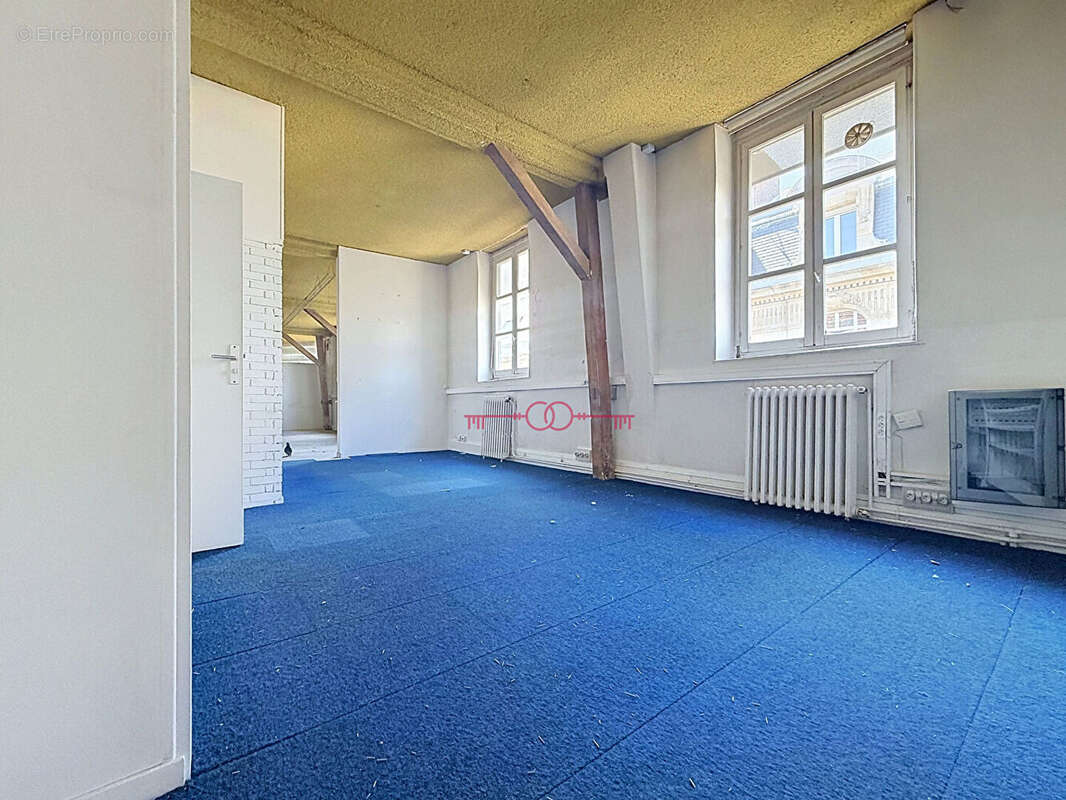 Hyper centre de Reims - 44m² - Place Léon Bourgeois - photo 4
