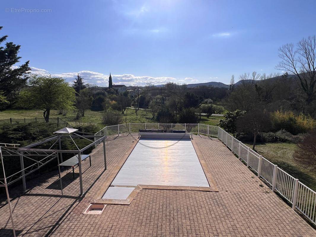 Maison à SAINT-SAUVEUR-DE-CRUZIERES