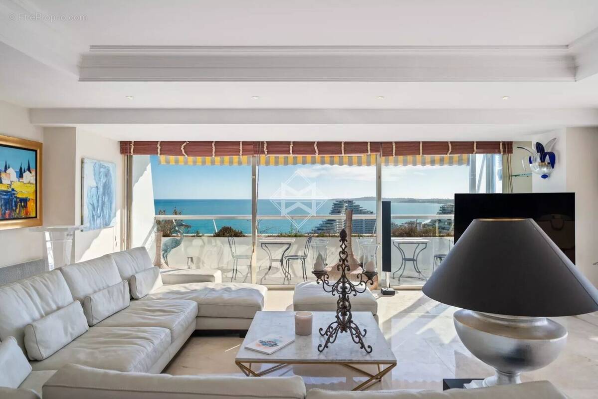 Appartement à VILLENEUVE-LOUBET