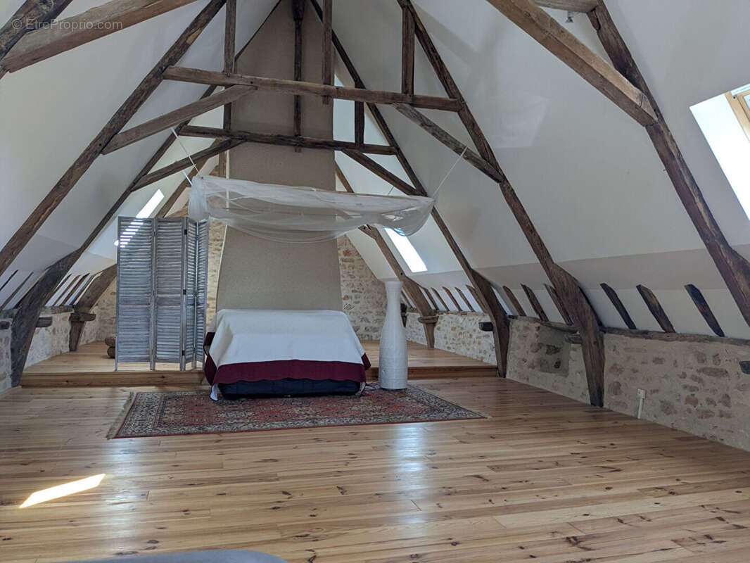Maison en pierre avec dépendance - photo 8