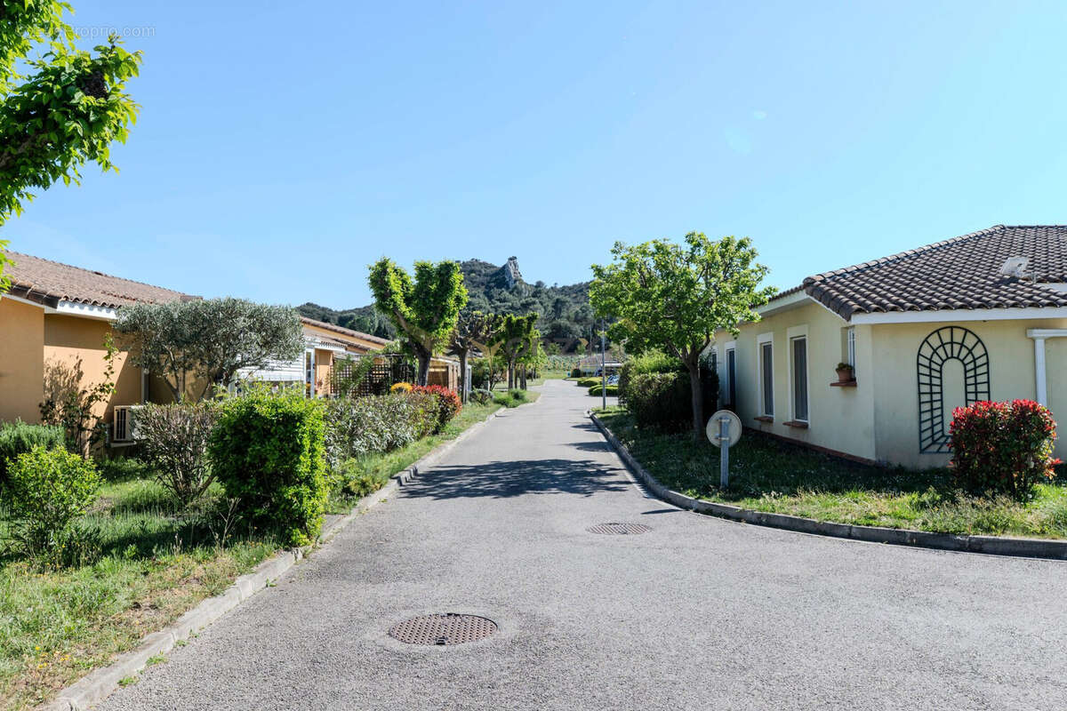 Maison à ROCHEFORT-DU-GARD