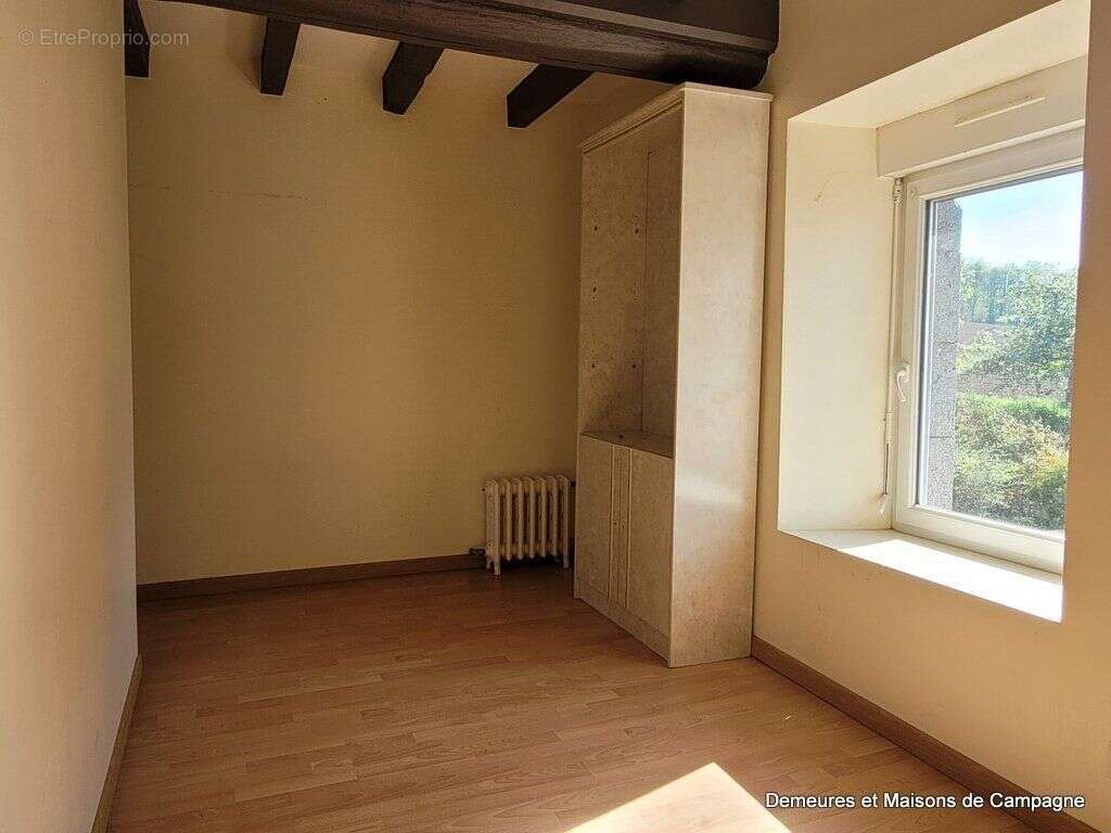 Maison à SAINT-POIS