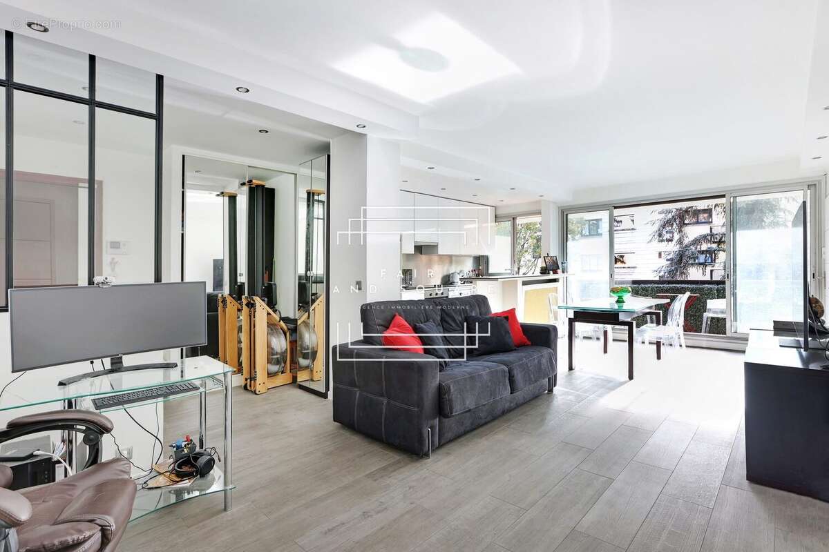 Appartement à NEUILLY-SUR-SEINE