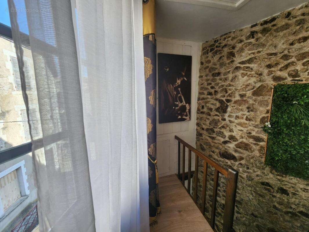 Maison à CONFOLENS