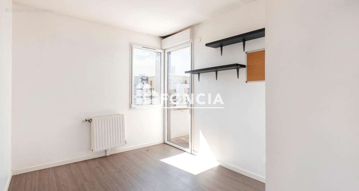 Appartement à LES ULIS