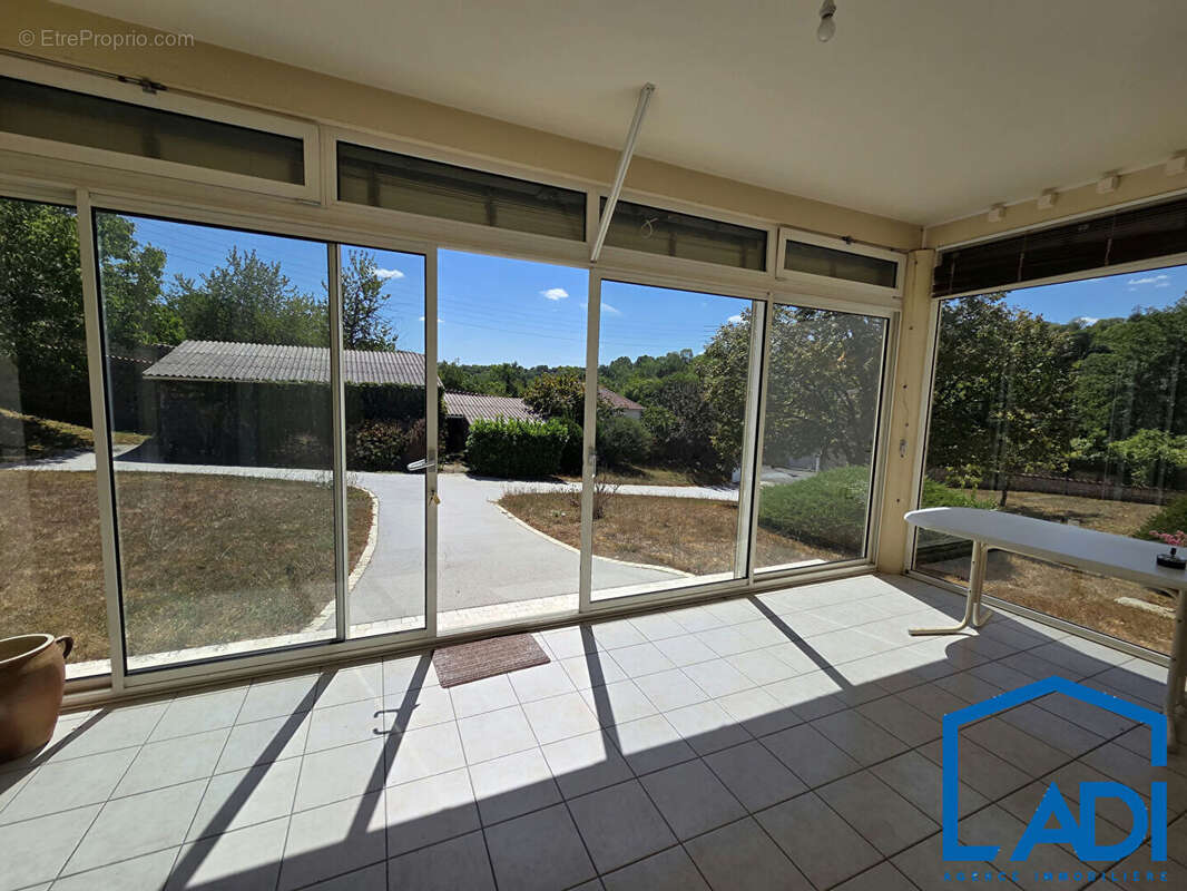 À VENDRE, Pavillon avec beau terrain à Saint-Maixent-l'École - photo 3