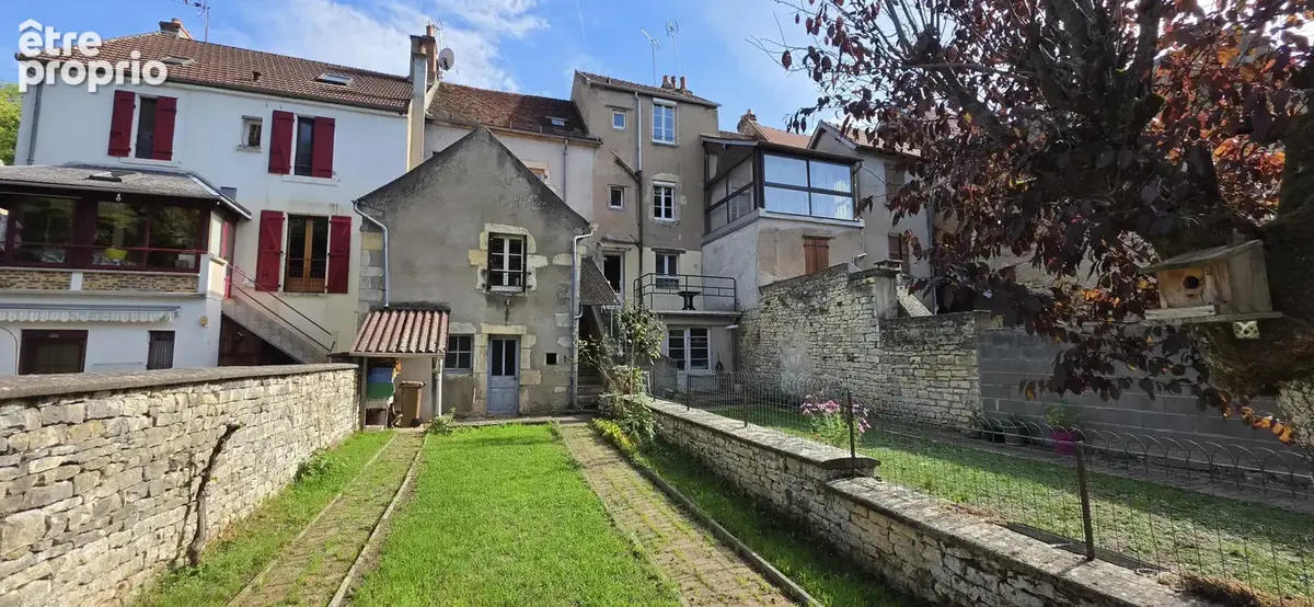 Clamecy, proche centre ville, MAISON avec JARDIN et GARAGE - photo 2