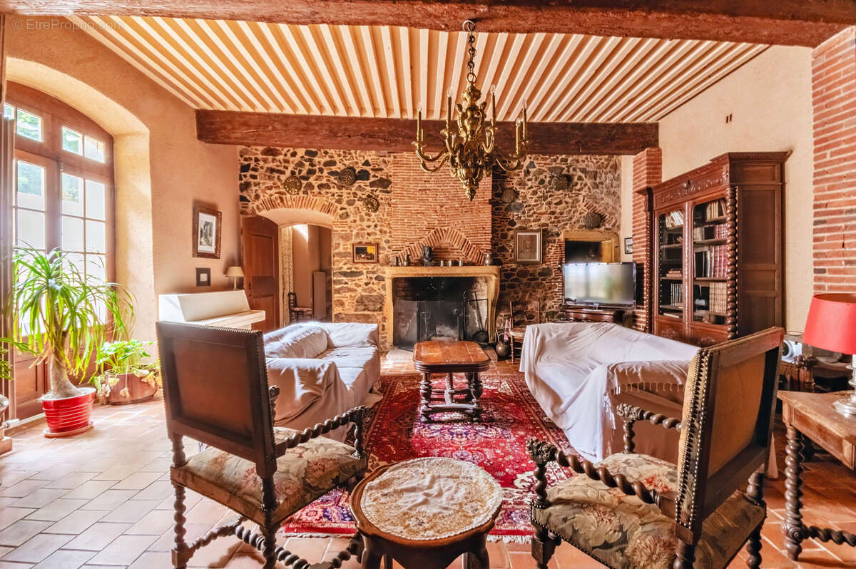 Maison à BRULLIOLES