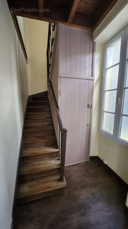 Maison en pierre avec 4 chambres et beau terrain - photo 9