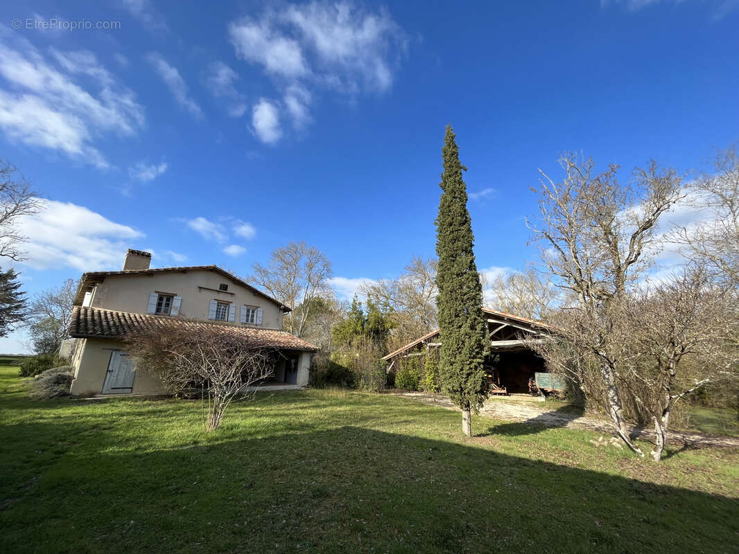 Maison à MAUVEZIN