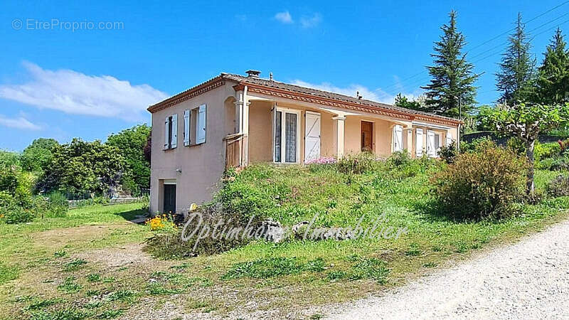 Maison à MONTAIGU-DE-QUERCY