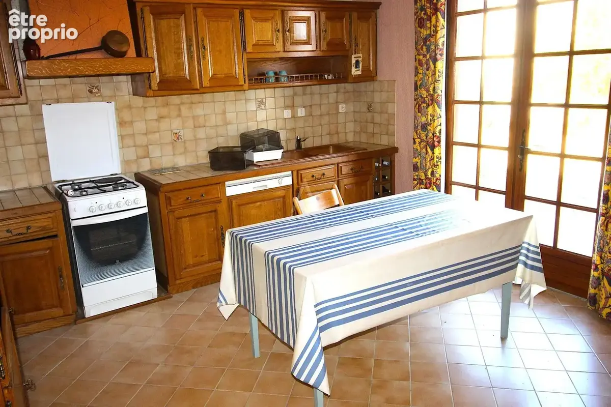 Plain-pied - maison cossue dans bel environnement tres calme - photo 5