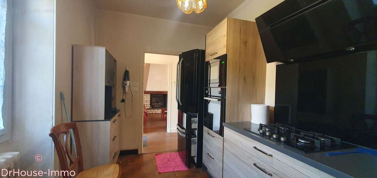 Maison à LE LARDIN-SAINT-LAZARE