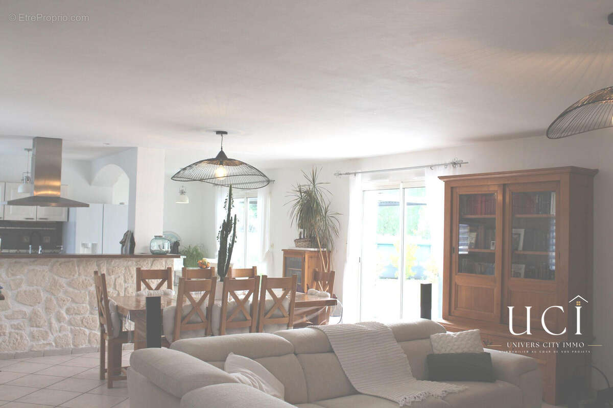 Maison 119 m² à La Chapelle-Heulin  - photo 6