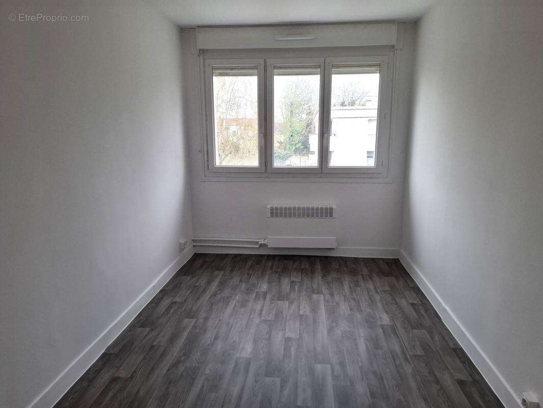 Appartement à COUBERT