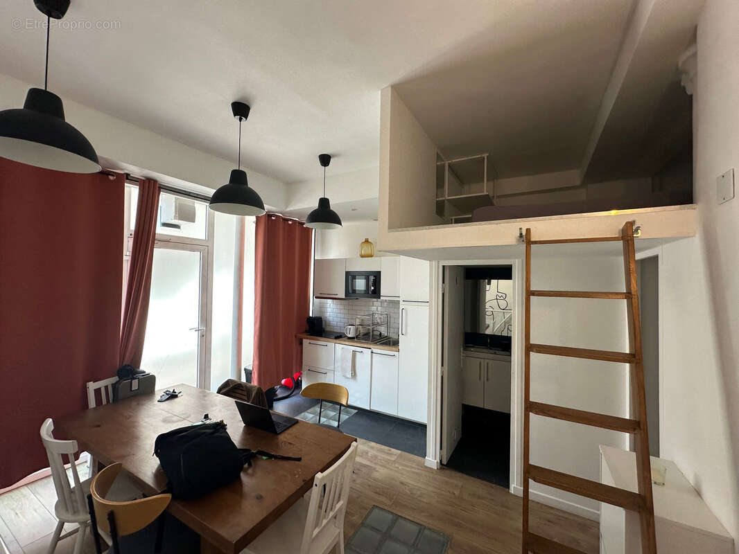 Commerce à PARIS-11E