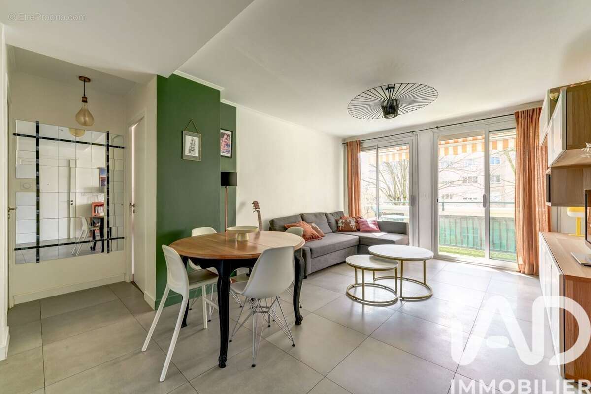 Photo 2 - Appartement à CALUIRE-ET-CUIRE