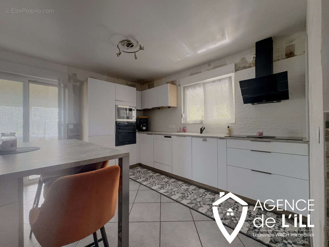 Maison 4 pièces 110 m2 avec appartement 2 pèces 51 m2 sur 361 m2 de terrain - photo 2