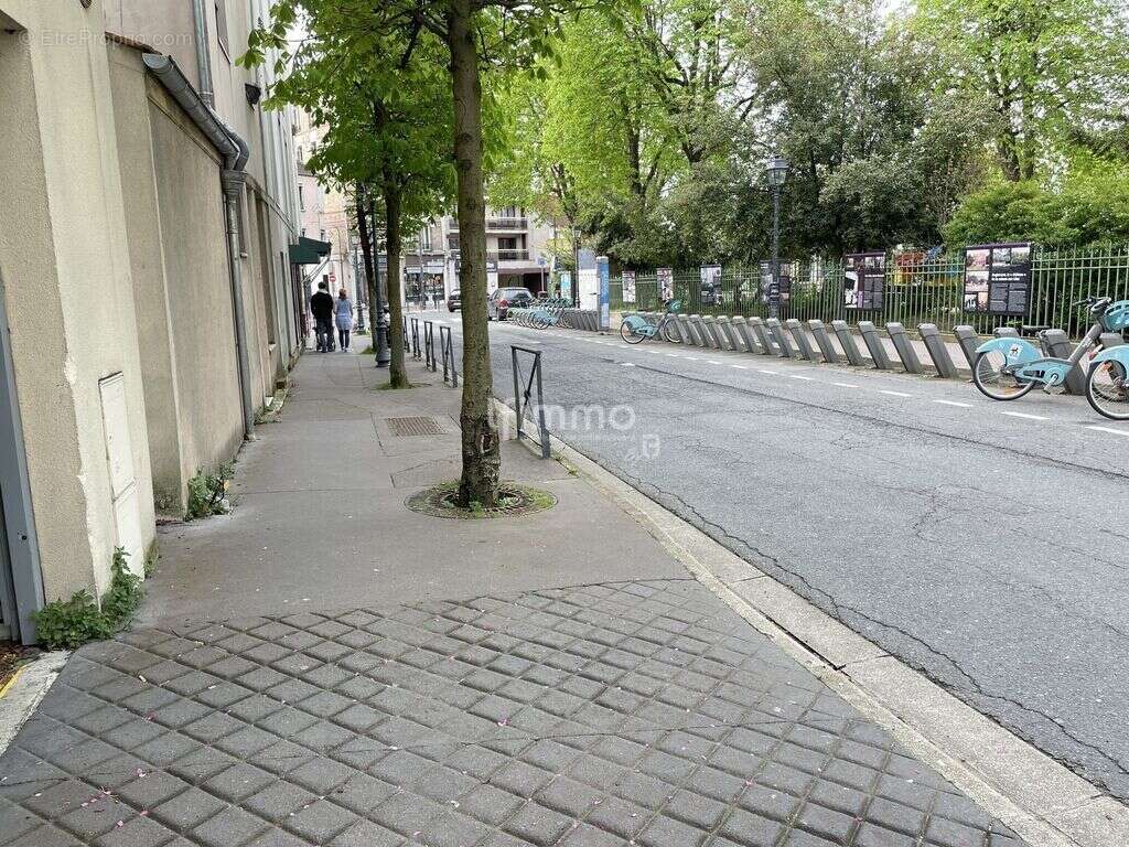 Parking à LES LILAS