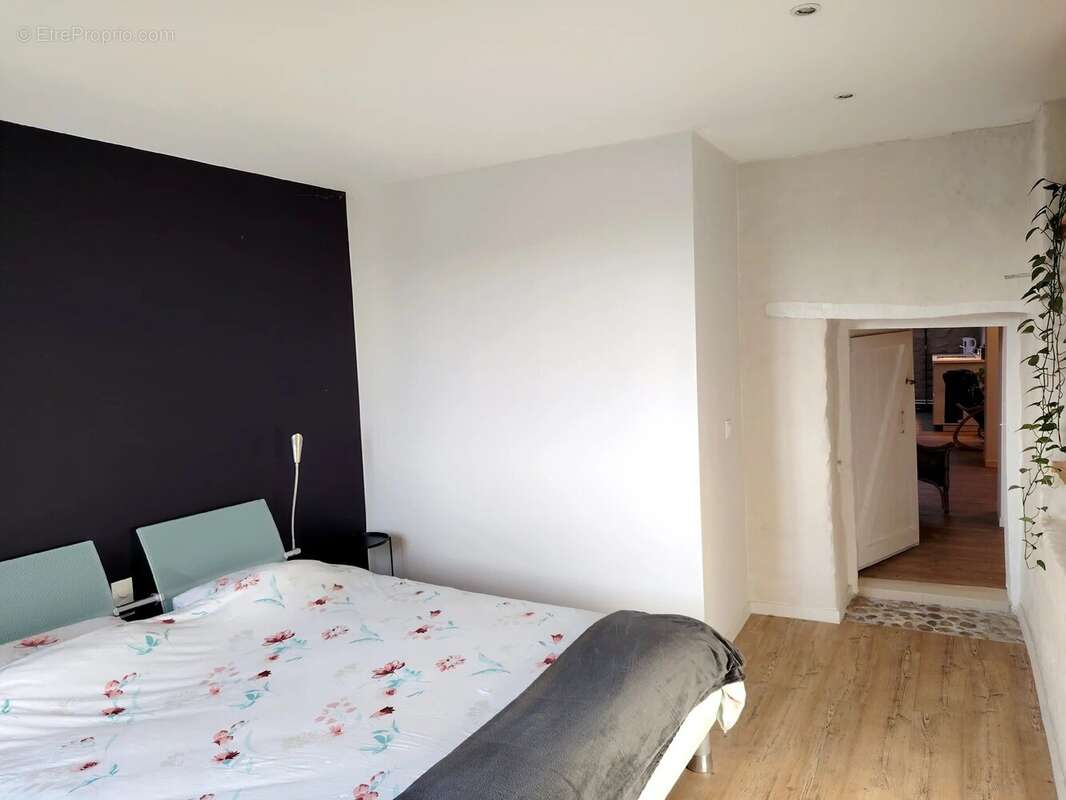 Maison à LA BASSE-VAIVRE