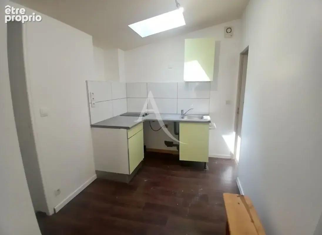 Appartement Saintes  centre ville 2 pièce(s) - photo 3