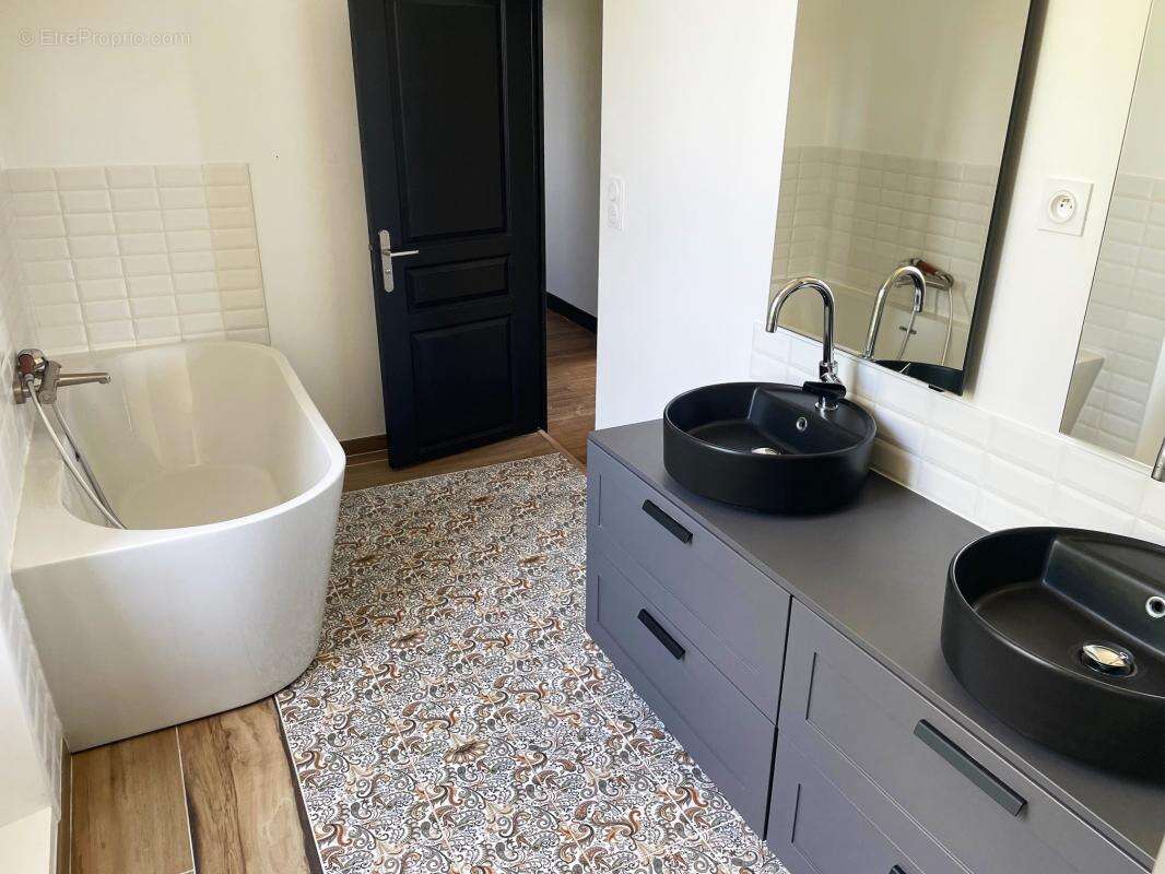 Maison à LA CHAPELLE-SAINT-MESMIN