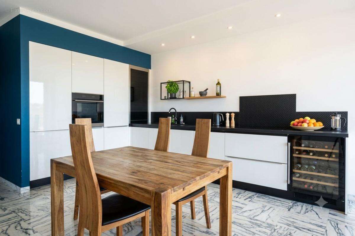Vue mer - calme - lumineux - double garage - traversant et en angle - photo 4