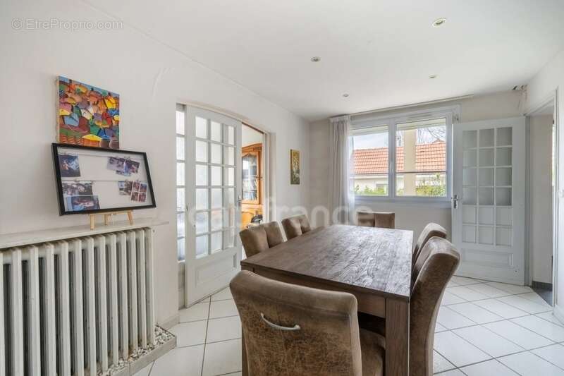 Maison 144m2 de 6 pièces + Un Rez de jardin de 43 m2 de 2 pièces SOISY SOUS MONTMORENCY (95) - photo 7