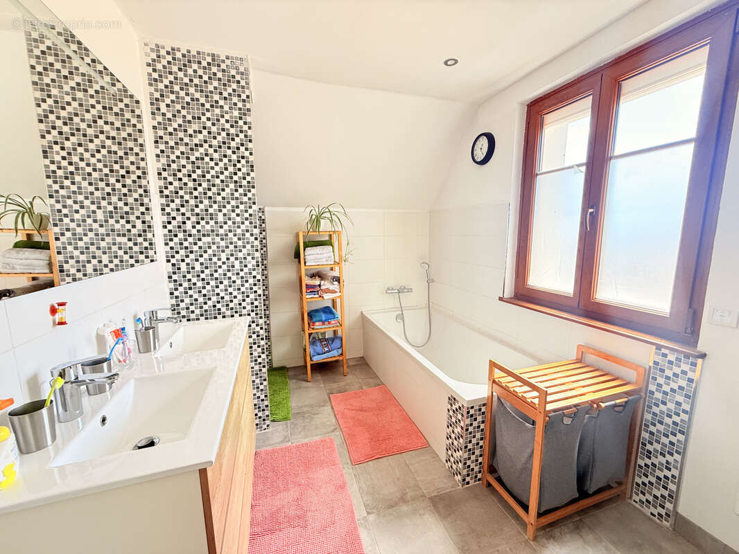 Superbe maison 6 pièces 169m2 avec Jardin sans travaux. - photo 2