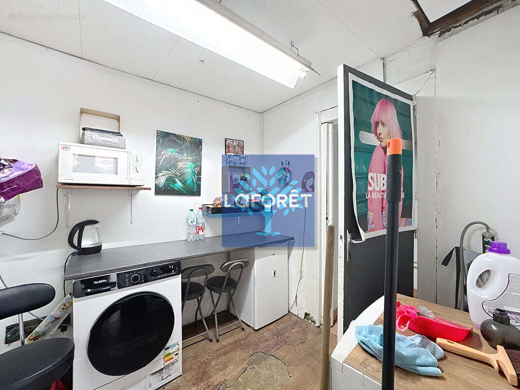 Commerce à QUIEVRECHAIN