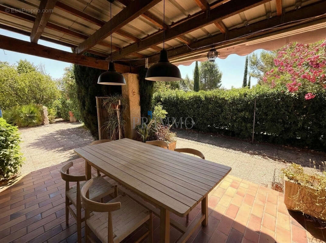Villa de plain pied sur 668 m2 aux arcs sur argens - photo 5
