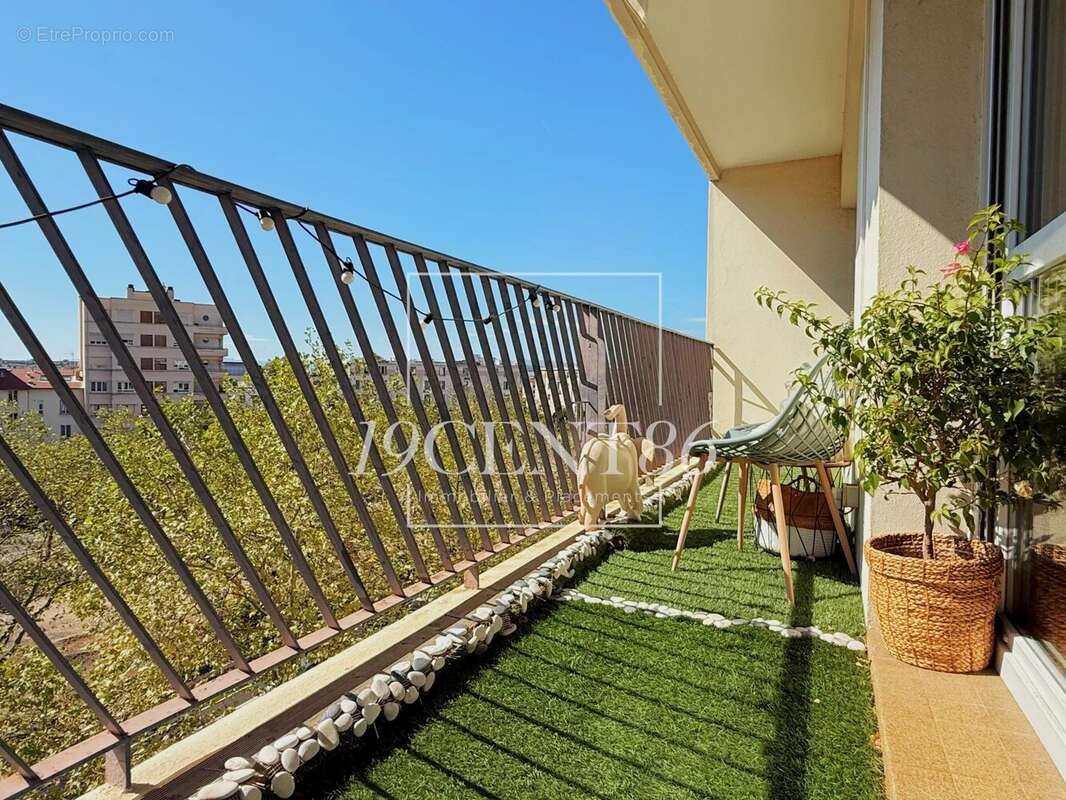 Appartement à LYON-8E