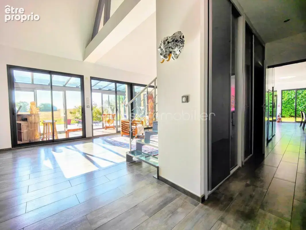 Maison av jardin arboré vue dégagée et sous-sol total ! - photo 3
