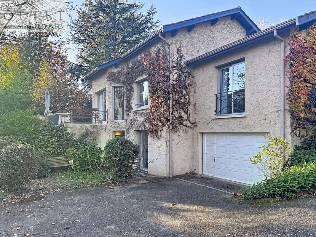 Maison à CHARBONNIERES-LES-BAINS