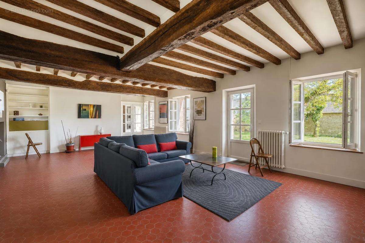 Maison à CROISILLES