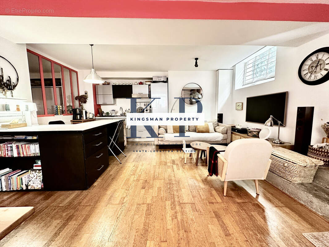 Appartement à PARIS-10E