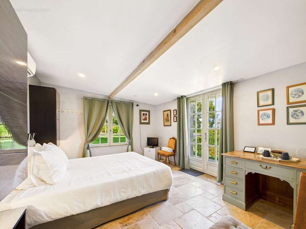 Manoir impressionnant avec plusieurs appartements dans un cadre exceptionnel - photo 4