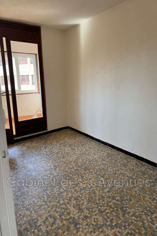 Appartement à MARSEILLE-5E