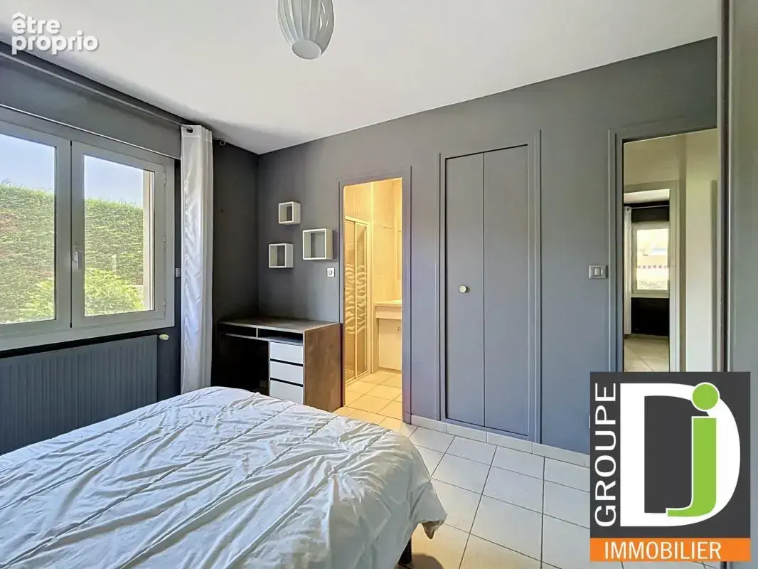 Maison plain-pied à vendre à Montmeyran, avec piscine et grand - photo 10