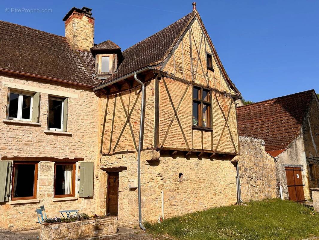 Maison à GOURDON