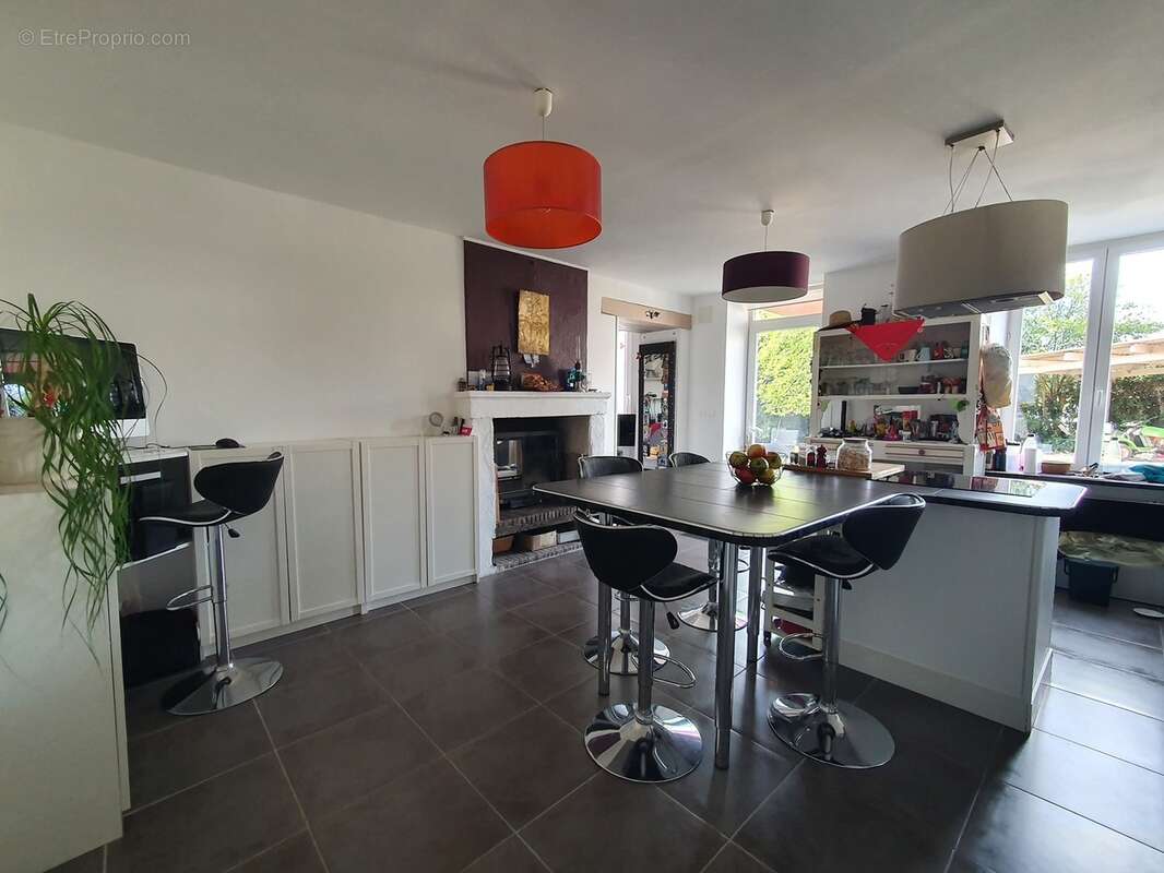 Maison à VILLENEUVE-SUR-CHER