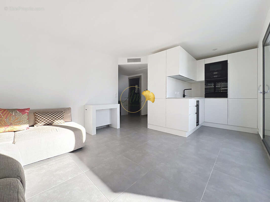 Appartement à VALLAURIS