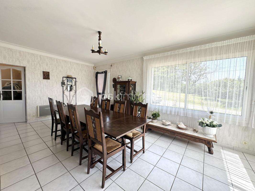 En exclusivité maison de 116 m2 5 pièces, terrain de 2530 m2  dans un endroit proche de PAU - photo 2