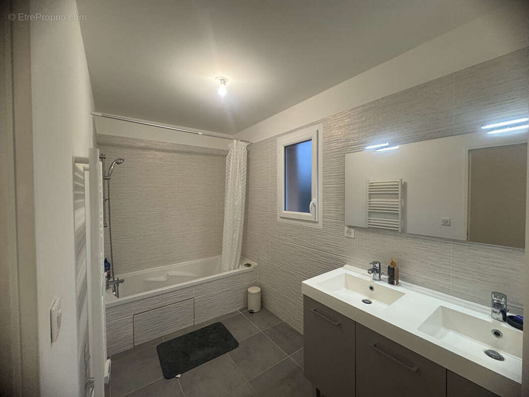 Appartement à BRINDAS