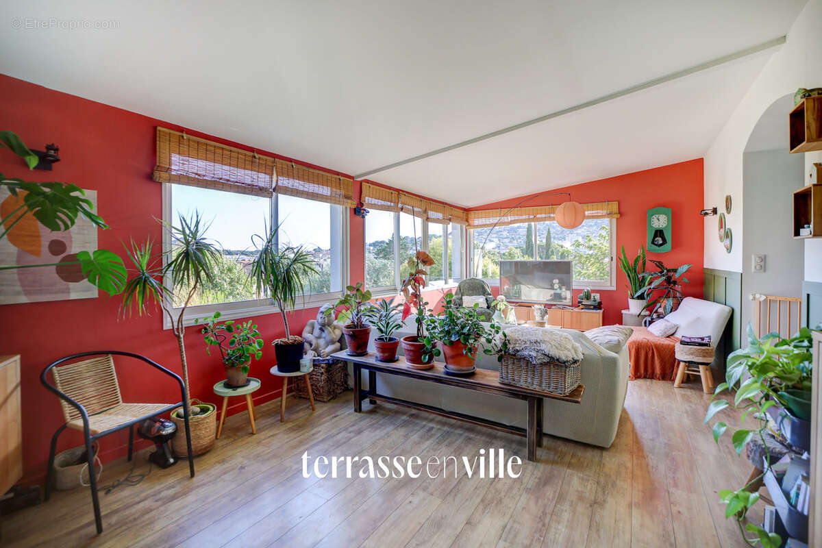 La ciotat - centre-ville - appartement de caractere  - vue 3 secs et crêtes- calme - parking - 425 000 € - photo 5