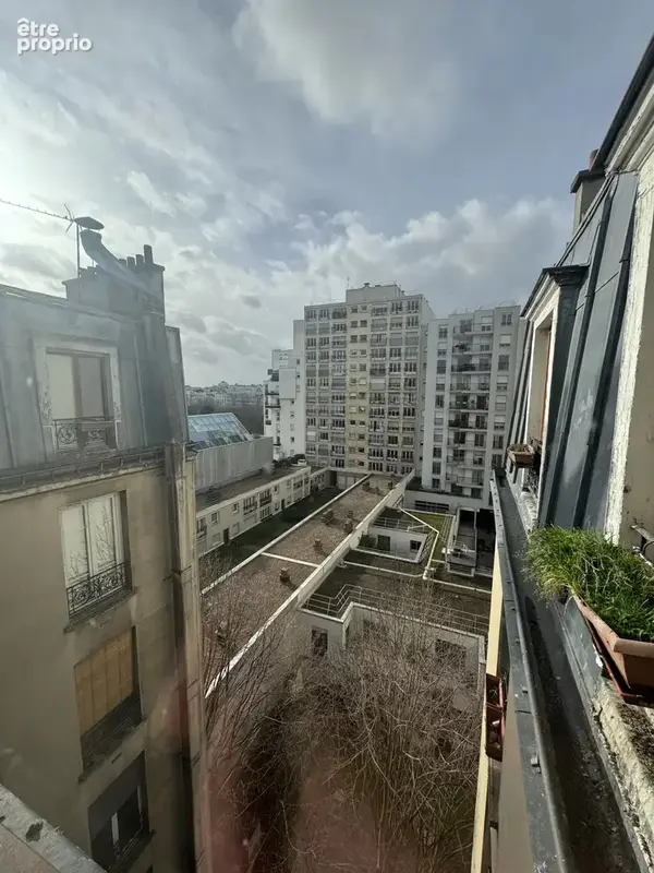 2 pièces au calme, dernier étage avec ascenseur - photo 2